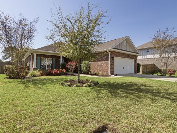 179 Windchime Way, Freeport, FL 32439