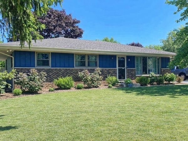 535 Thompson Avenue , Winthrop Harbor, IL 60096