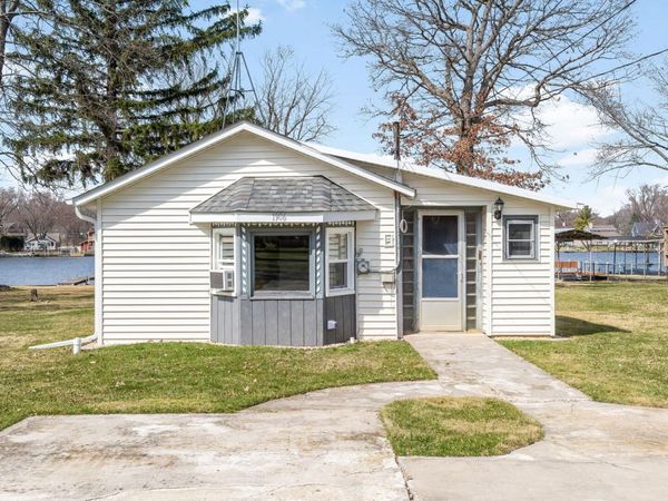 1906 River Terrace Drive , Johnsburg, IL 60051