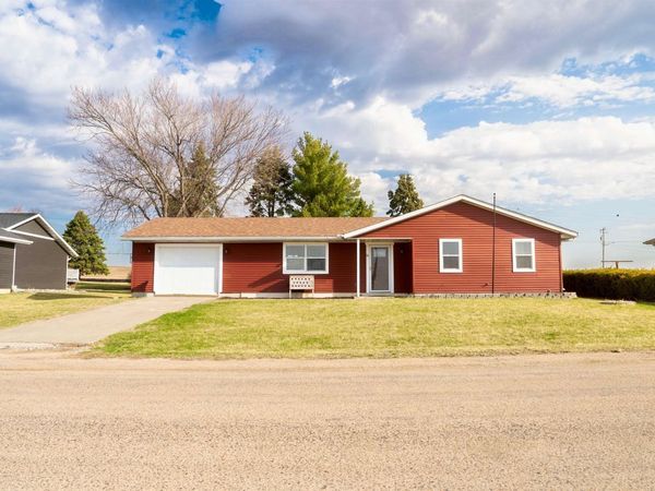 64 Prairie Drive, Miles, IA 52064