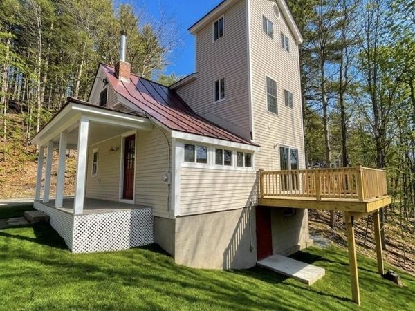 27 Granite Street, Peterborough, NH 03458