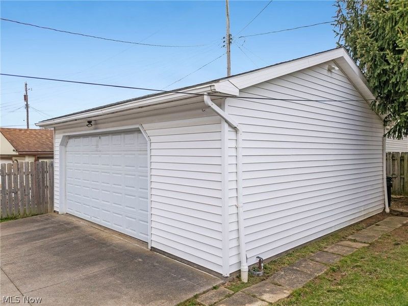 7427 Wefel Avenue, Brooklyn, OH 44144 Photo 24