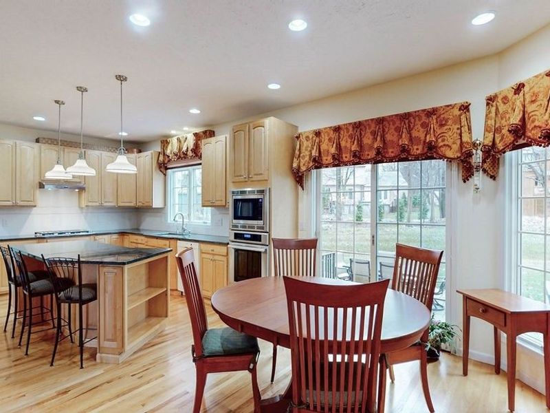 388 W Saint Andrews Drive, Highland Heights, OH 44143 Photo 13