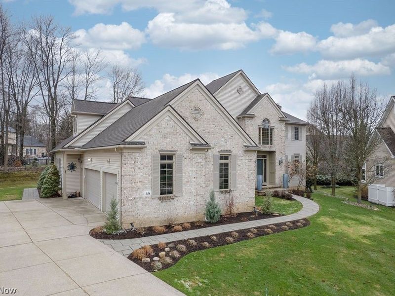 388 W Saint Andrews Drive, Highland Heights, OH 44143 Photo 2