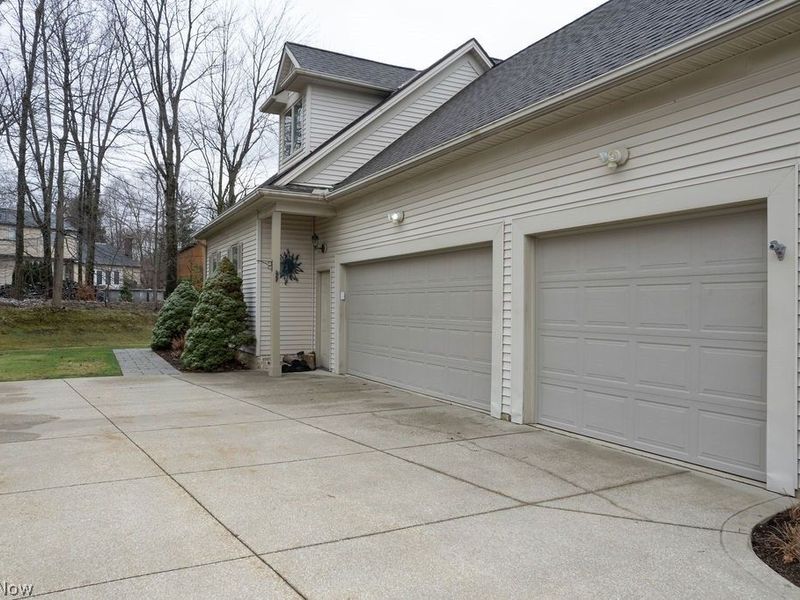 388 W Saint Andrews Drive, Highland Heights, OH 44143 Photo 3