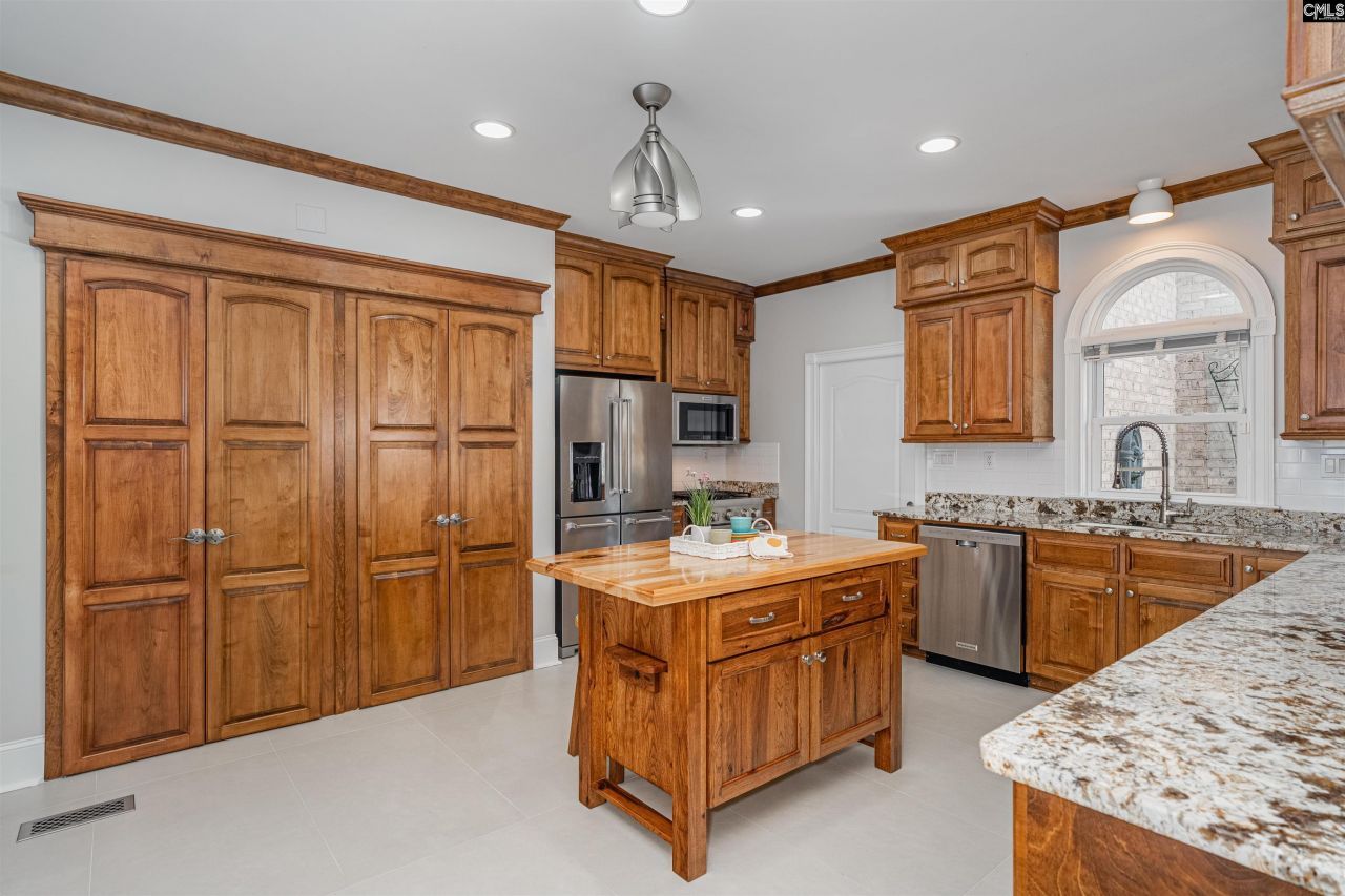 416 W Point Drive  Photo 14