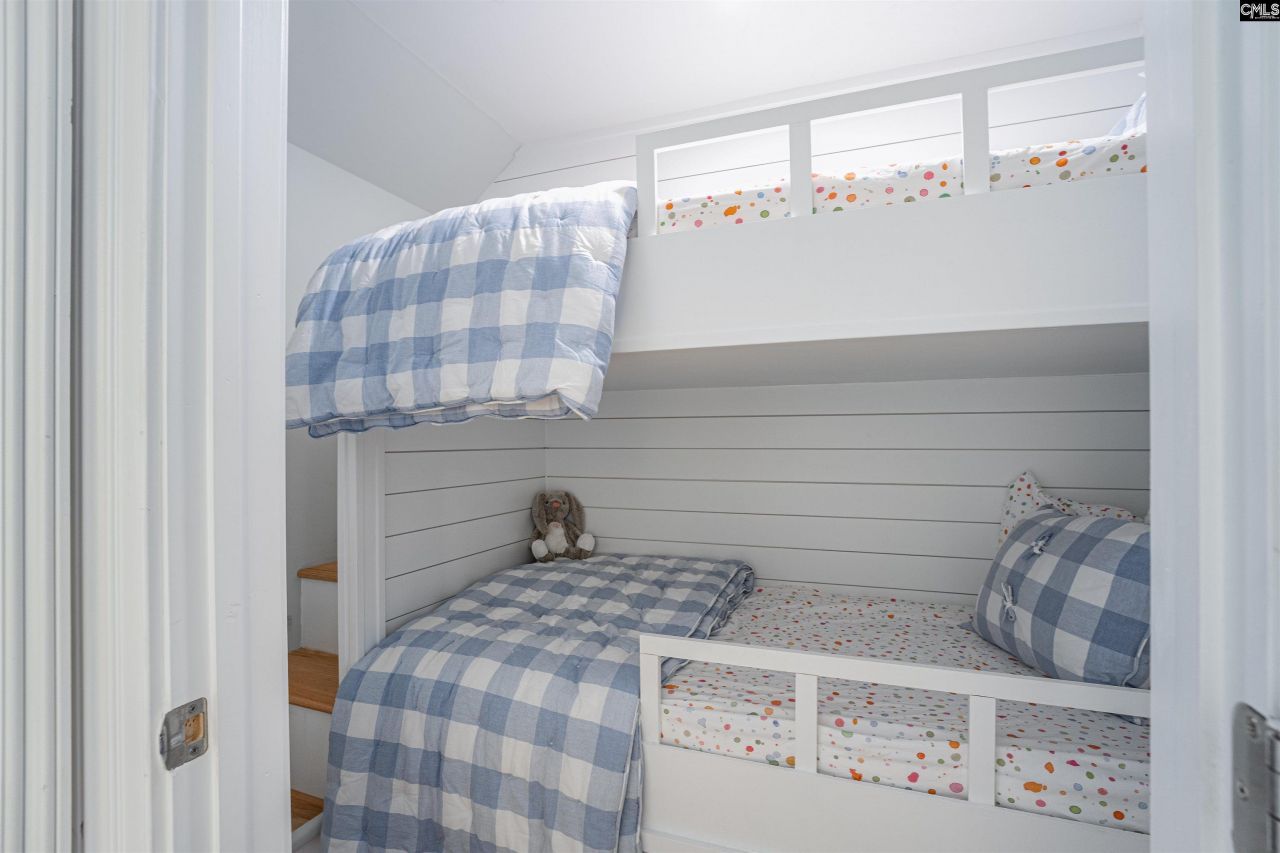 416 W Point Drive  Photo 33