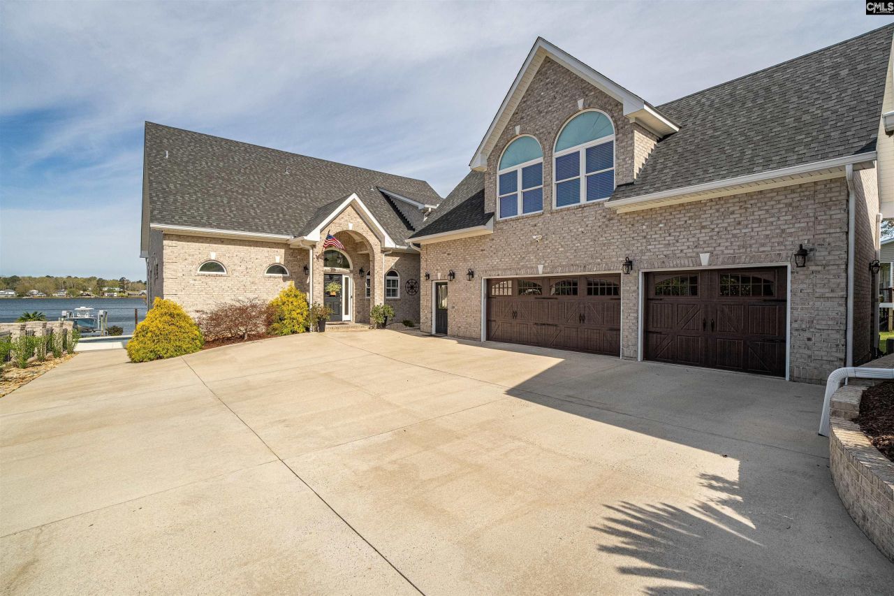 416 W Point Drive  Photo 4