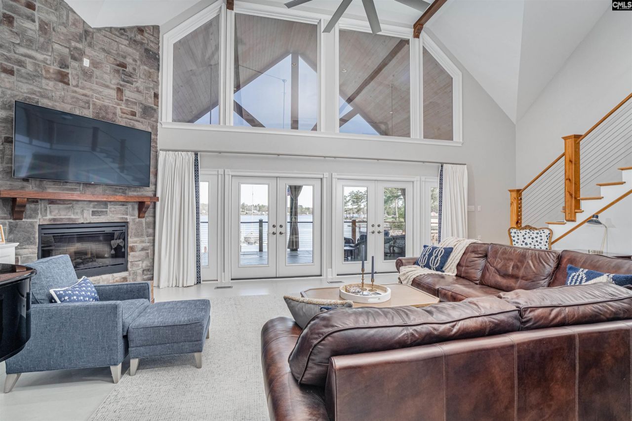 416 W Point Drive  Photo 9