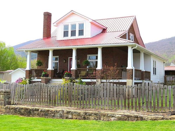 412 Salem AVE , New Castle, VA 24127