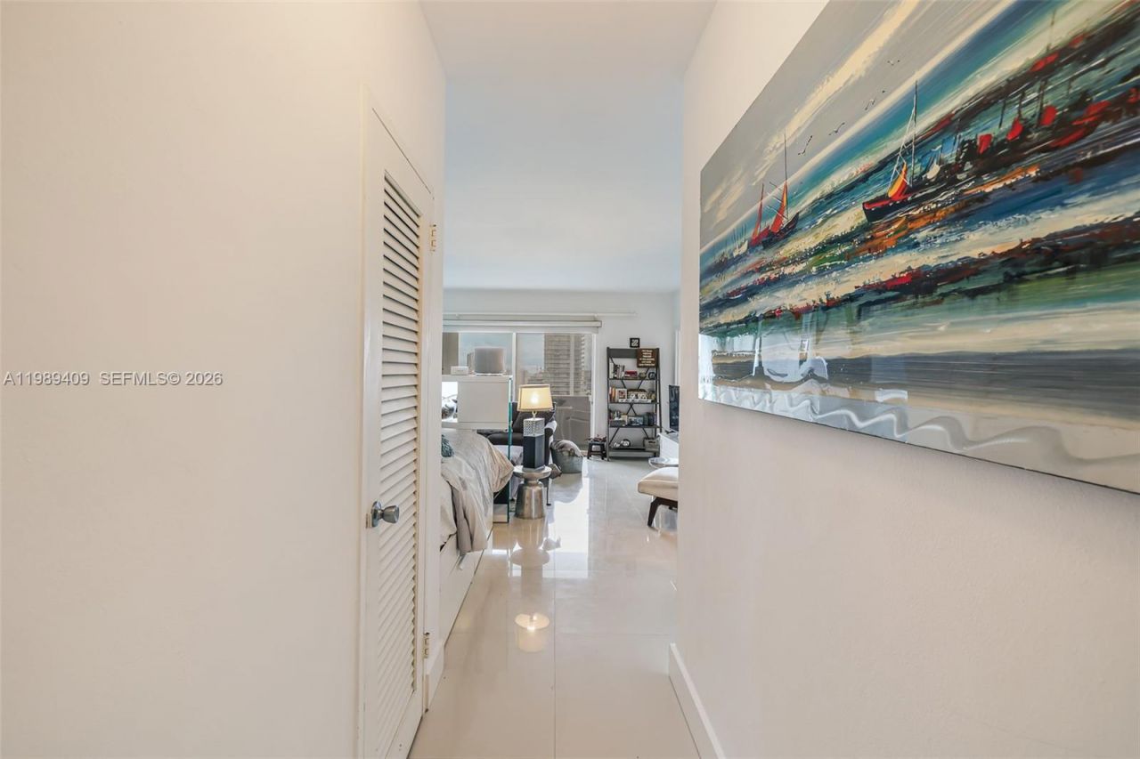 3 Island Ave , Unit 14A, Miami Beach, FL 33139 Photo