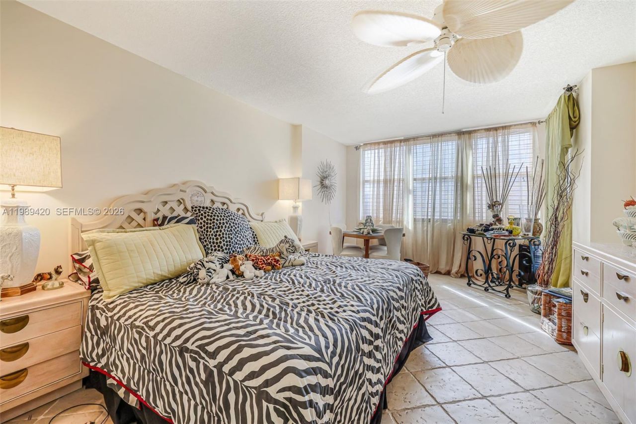 6039 Collins Ave , Unit 833, Miami Beach, FL 33140 Photo