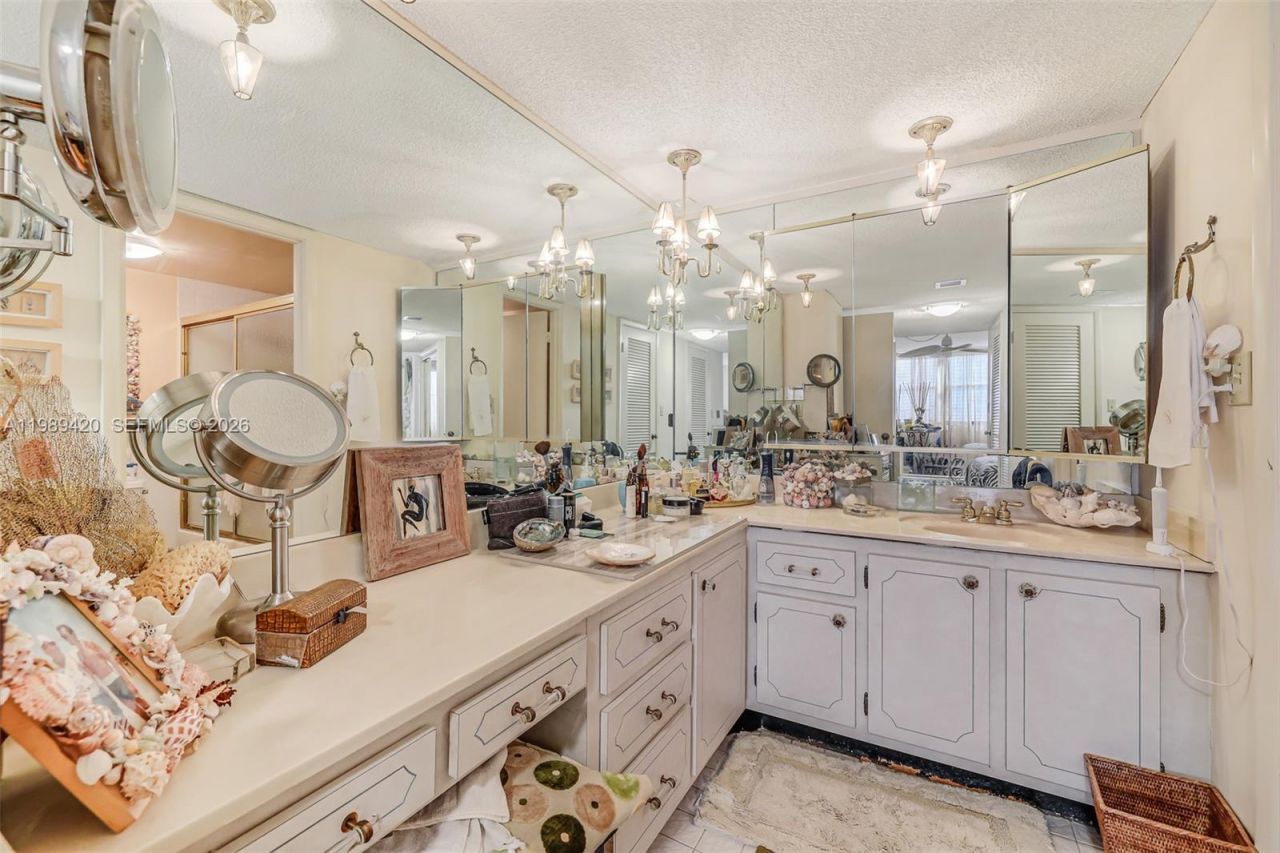 6039 Collins Ave , Unit 833, Miami Beach, FL 33140 Photo