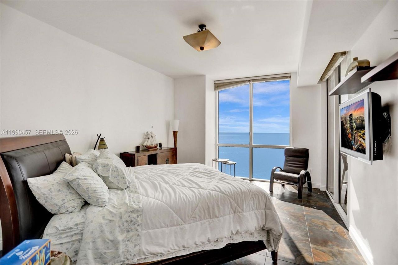 18101 Collins Ave , Unit 4106 + Cab, Sunny Isles Beach, FL 33160 Photo