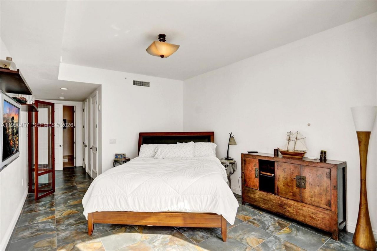 18101 Collins Ave , Unit 4106 + Cab, Sunny Isles Beach, FL 33160 Photo