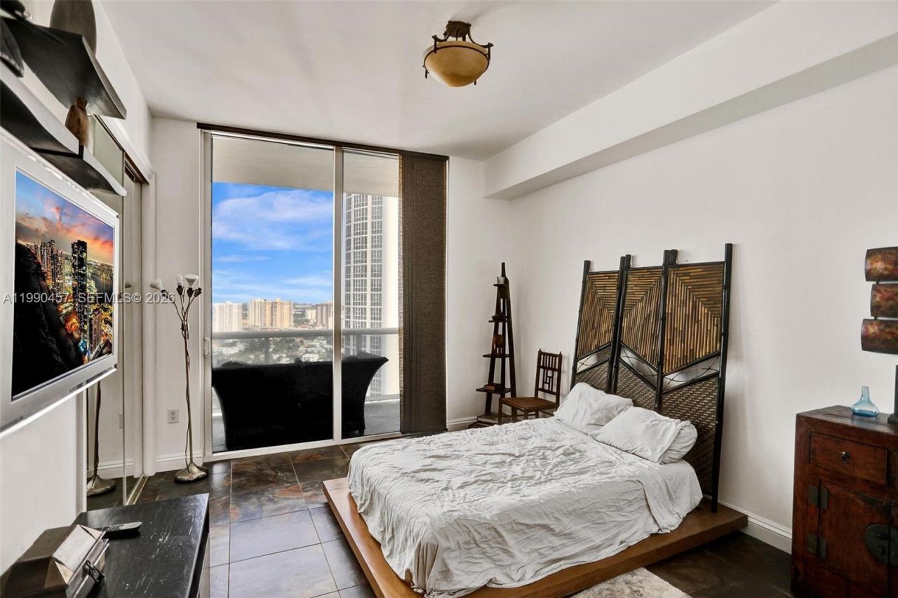 18101 Collins Ave , Unit 4106 + Cab, Sunny Isles Beach, FL 33160 Photo