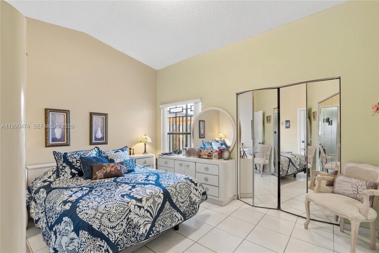 8798 NW 111th Ter , Hialeah Gardens, FL 33018 Photo