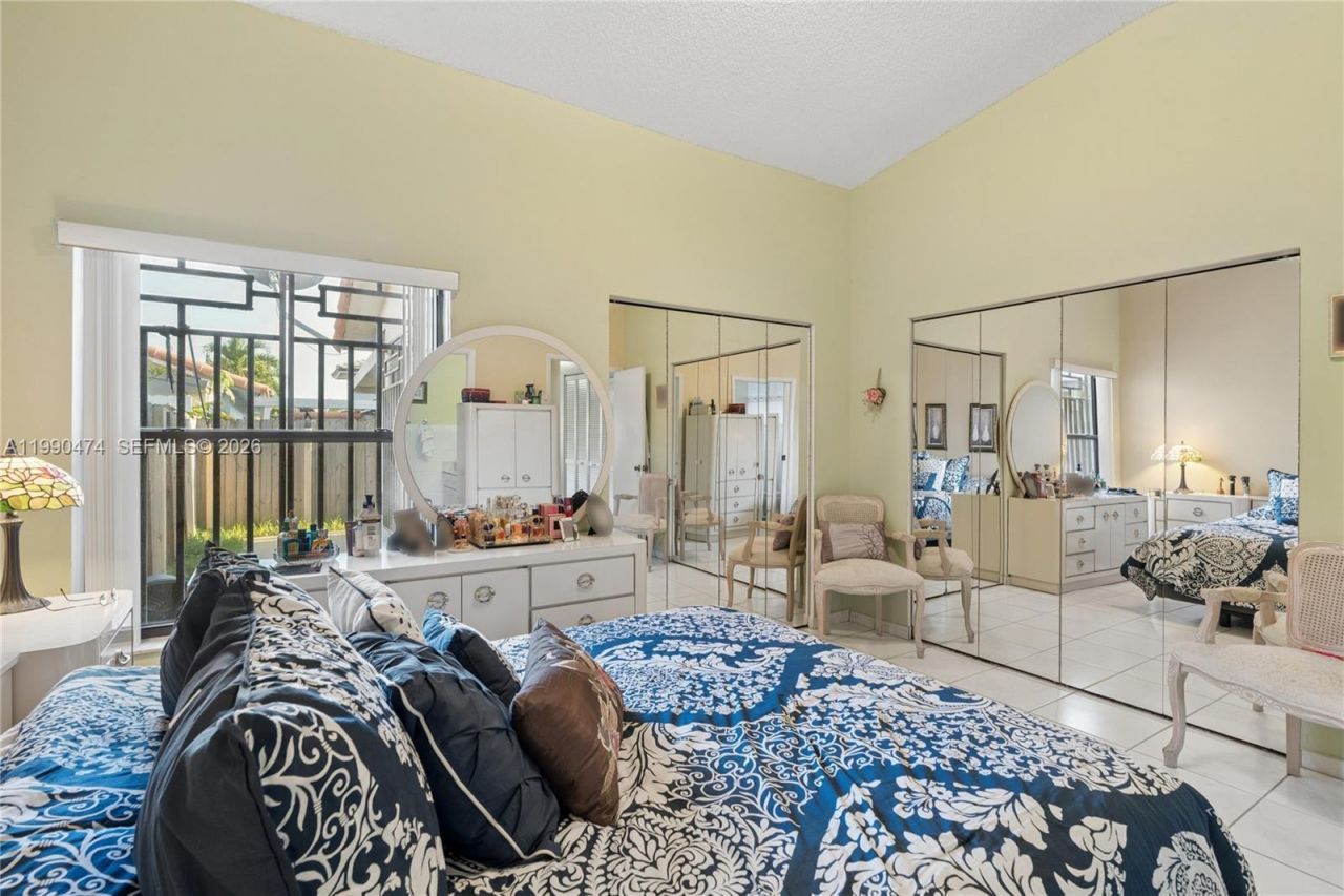 8798 NW 111th Ter , Hialeah Gardens, FL 33018 Photo