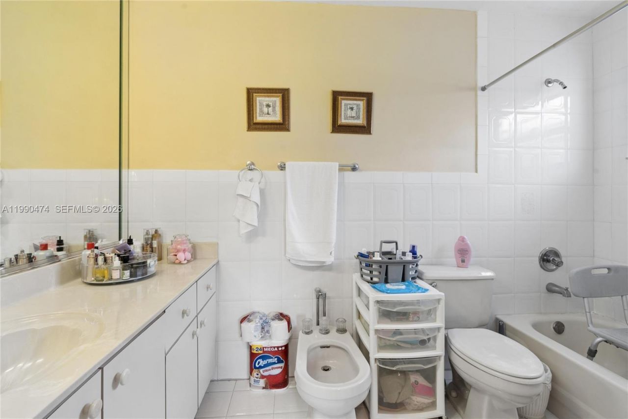 8798 NW 111th Ter , Hialeah Gardens, FL 33018 Photo