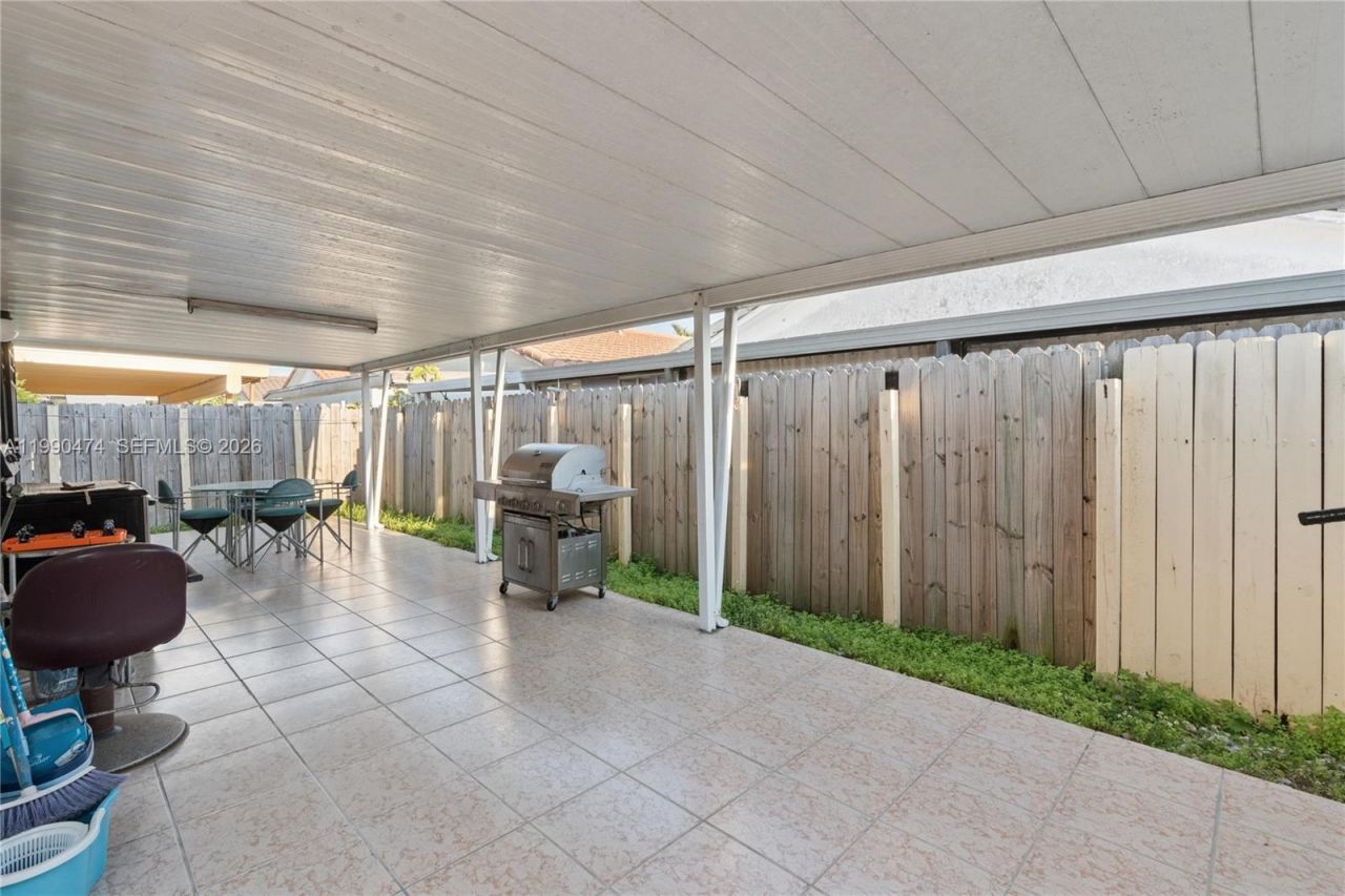 8798 NW 111th Ter , Hialeah Gardens, FL 33018 Photo