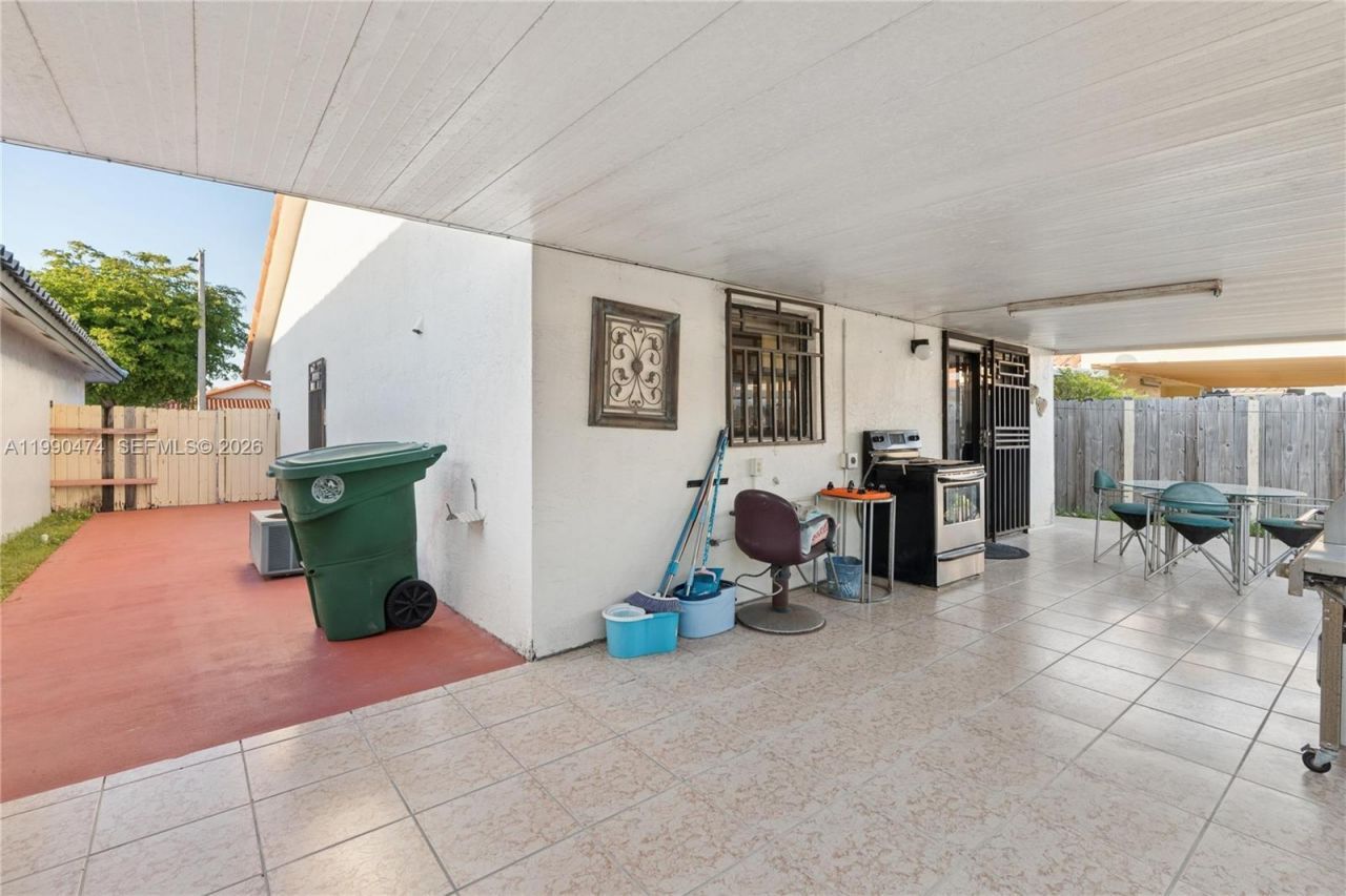 8798 NW 111th Ter , Hialeah Gardens, FL 33018 Photo