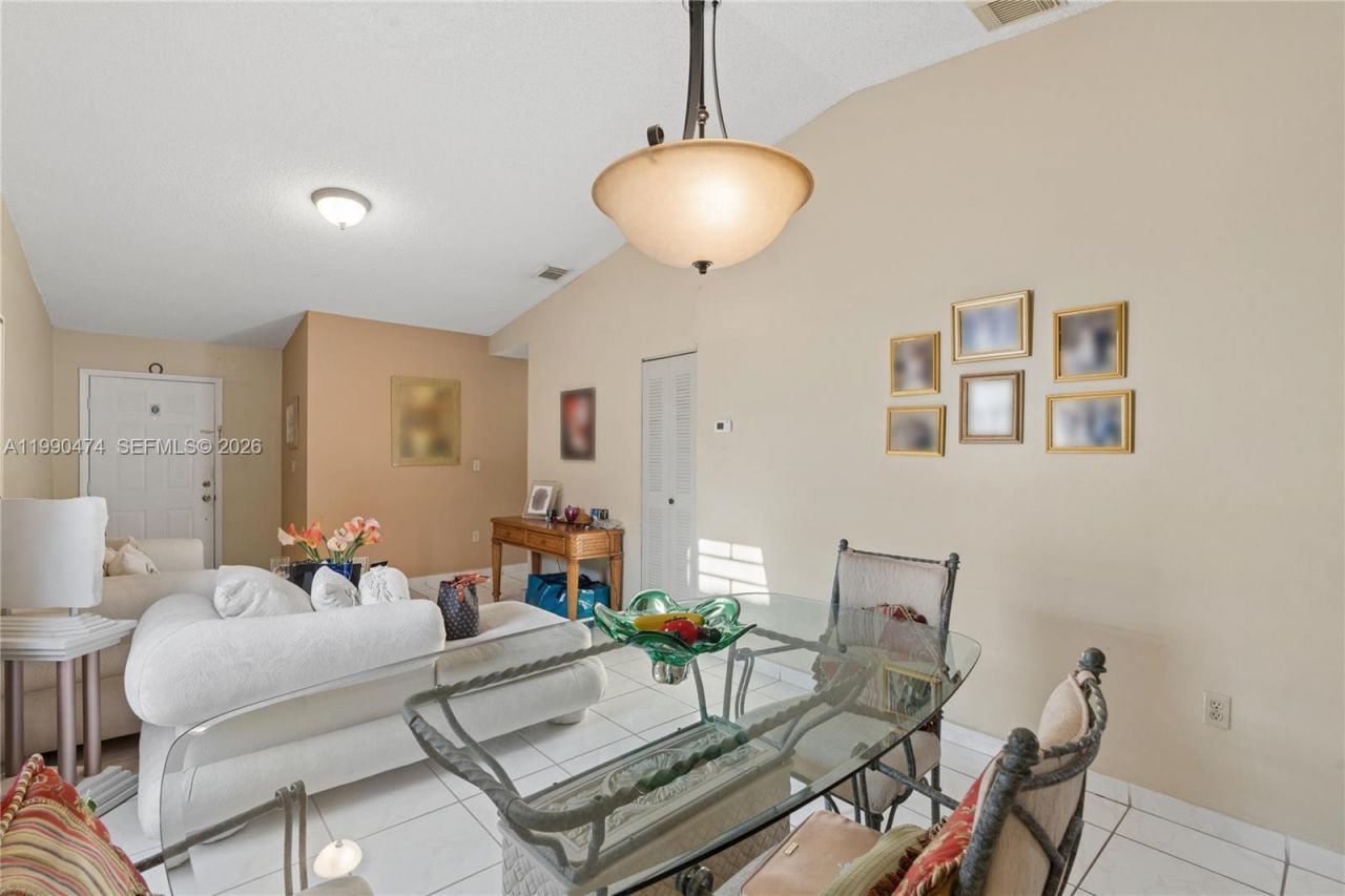 8798 NW 111th Ter , Hialeah Gardens, FL 33018 Photo