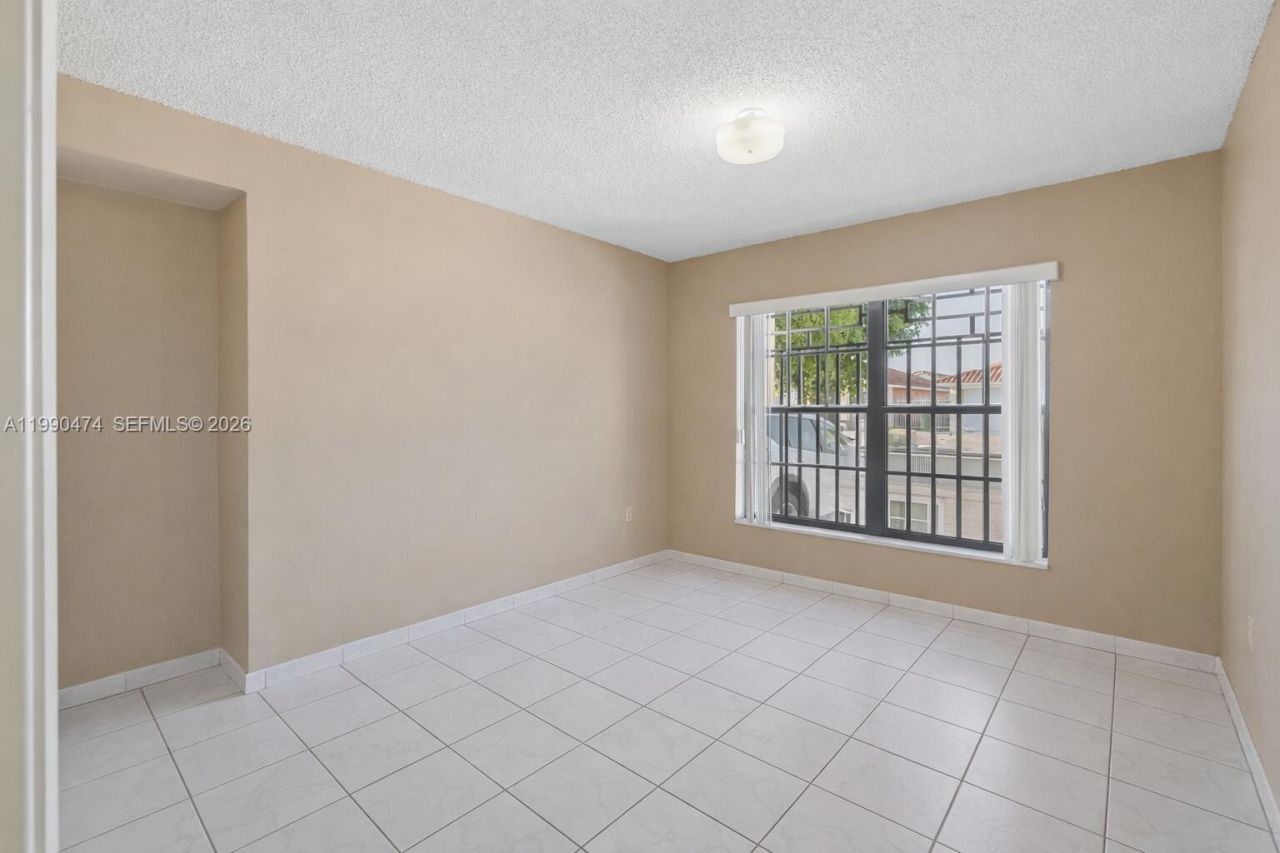 8798 NW 111th Ter , Hialeah Gardens, FL 33018 Photo