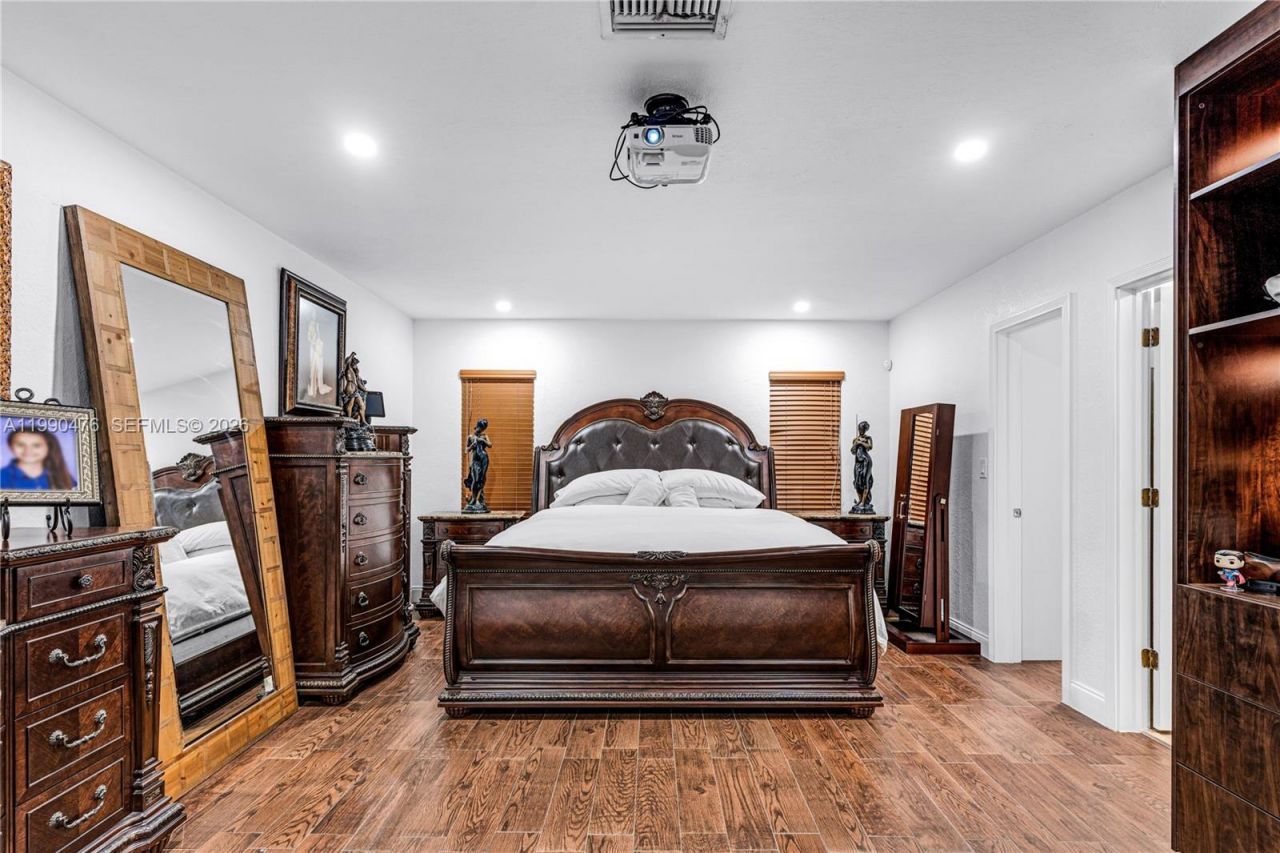 18851 SW 218th St, Miami, FL 33170 Photo