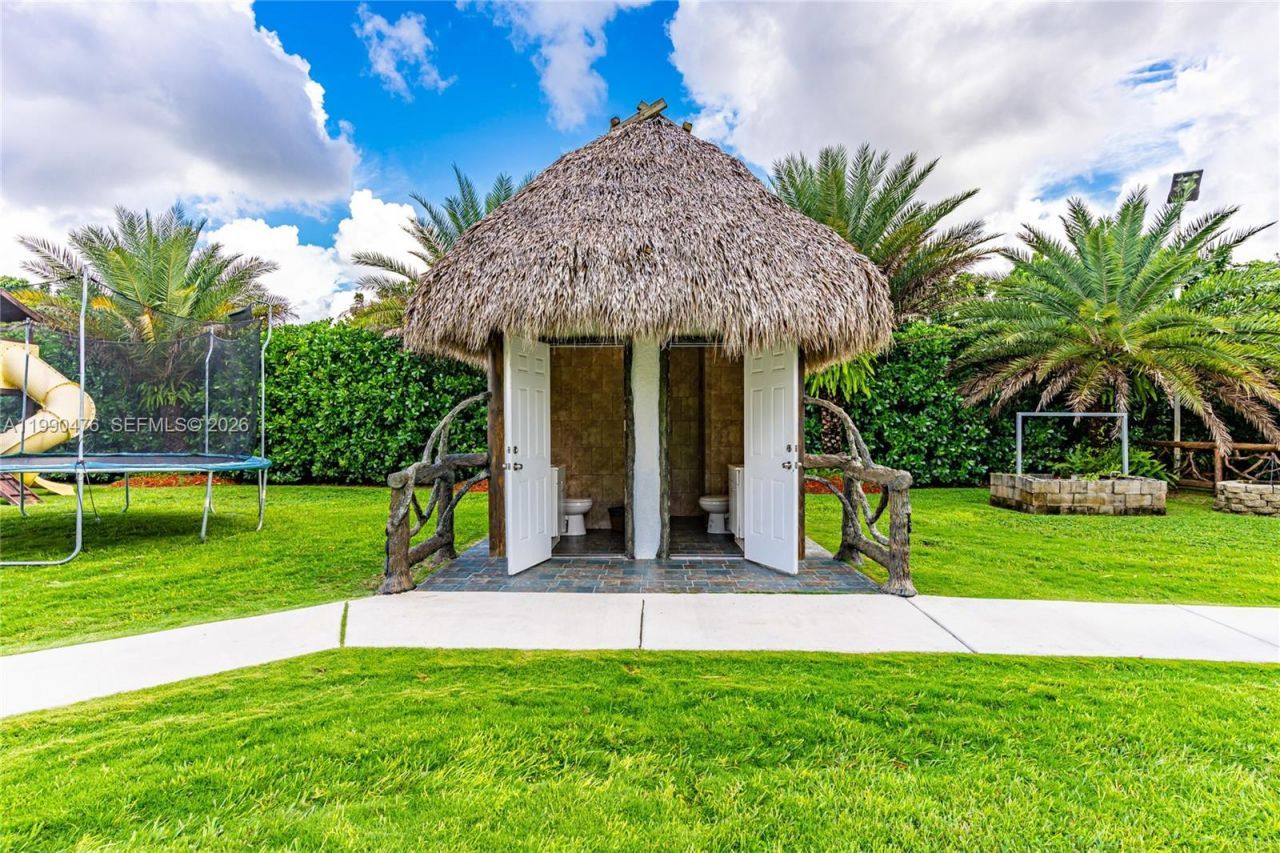 18851 SW 218th St, Miami, FL 33170 Photo