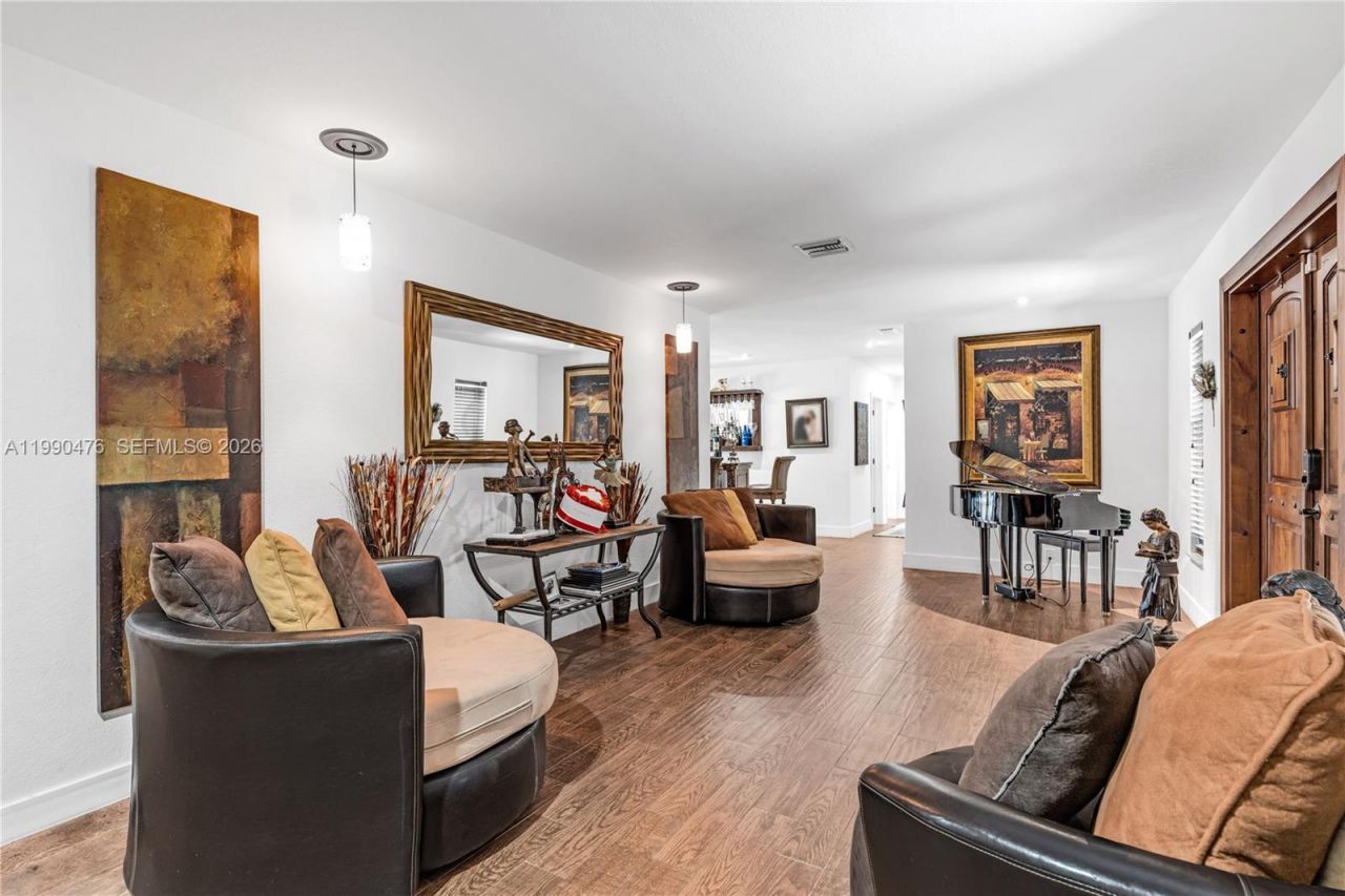 18851 SW 218th St, Miami, FL 33170 Photo