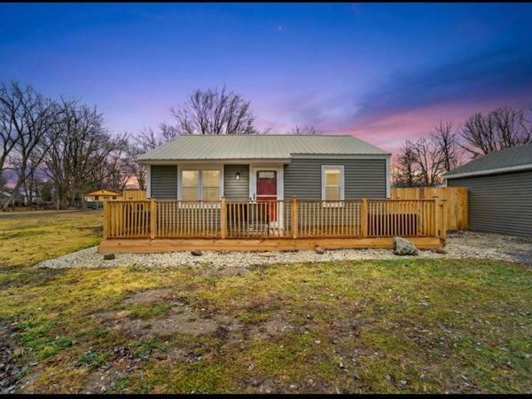 31204 71st St, Salem Lakes, WI 53168