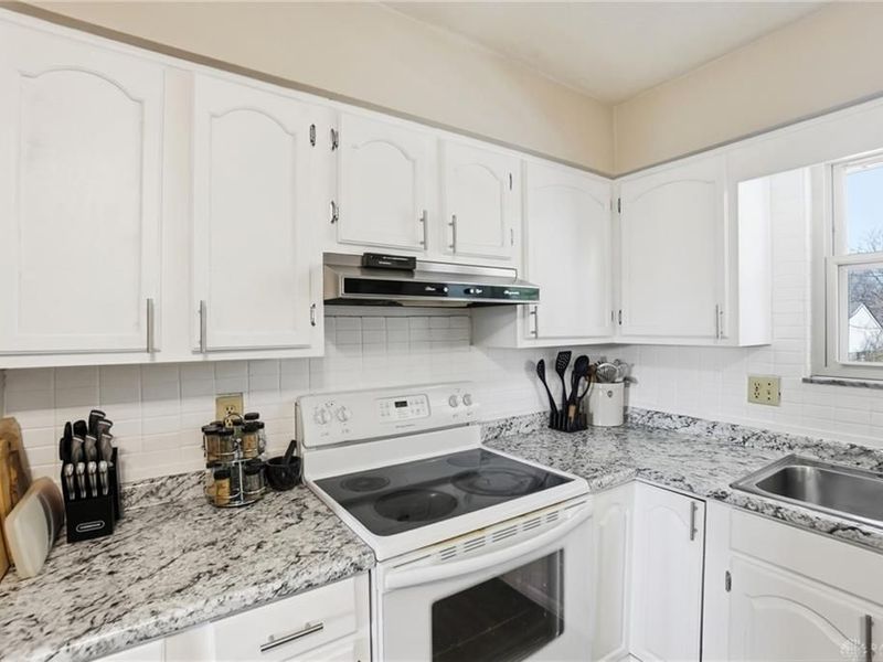 1221 Nassau Drive, Miamisburg, OH 45342 Photo 3