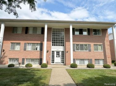 8211 DENWOOD Drive, Sterling Heights, MI 48312