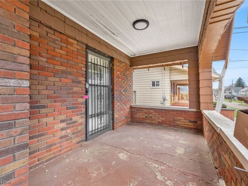 967 Oakland Avenue, Akron, OH 44310 Photo 5