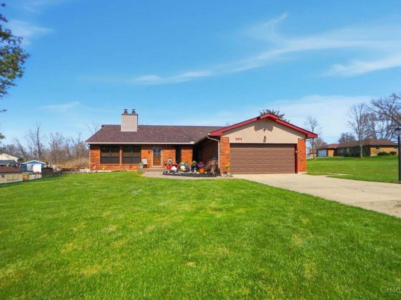 2312 Bevington Lane, Hamilton, OH 45013 Photo 2