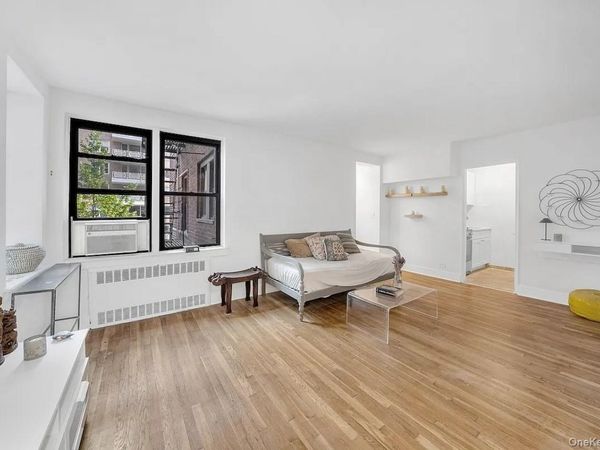 54 East 8th Street, Unit 3L, New York (Manhattan), NY 10003