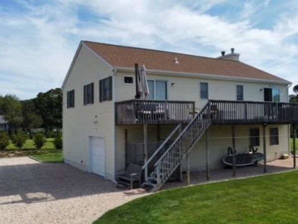 7 Corwin Lane, Hampton Bays, NY 11946