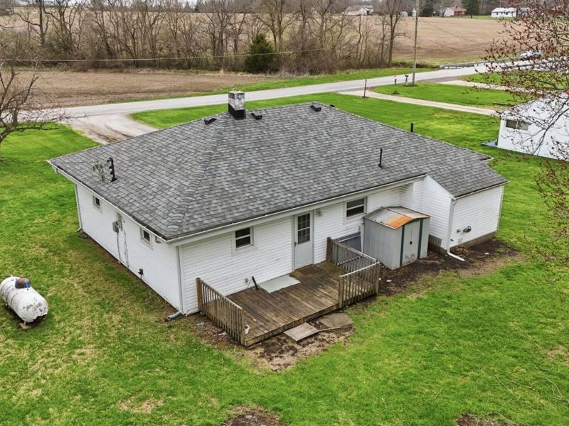 1166 W Sparrow Road, Springfield, OH 45502 Photo 2