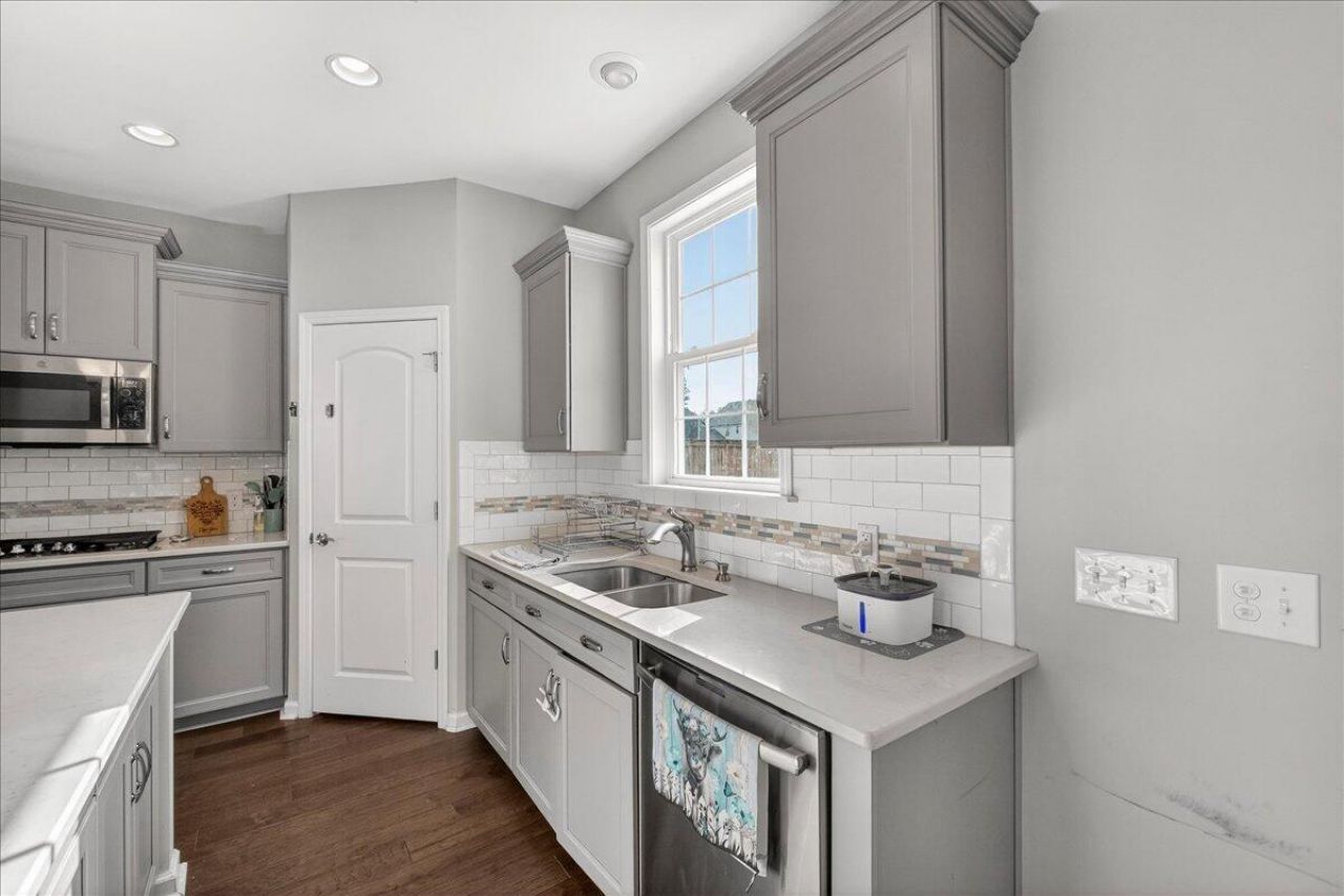 116 Rouen Lane Photo 13