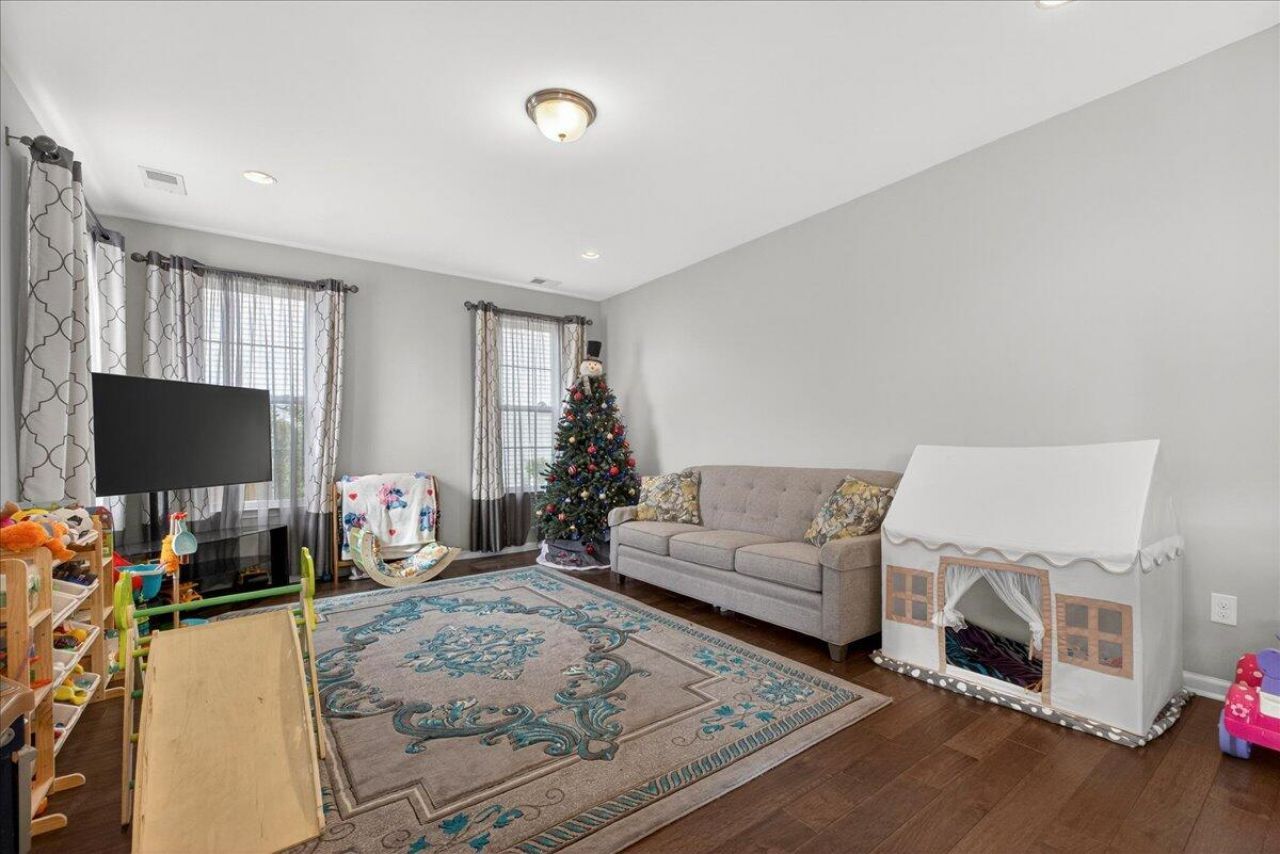 116 Rouen Lane Photo 18