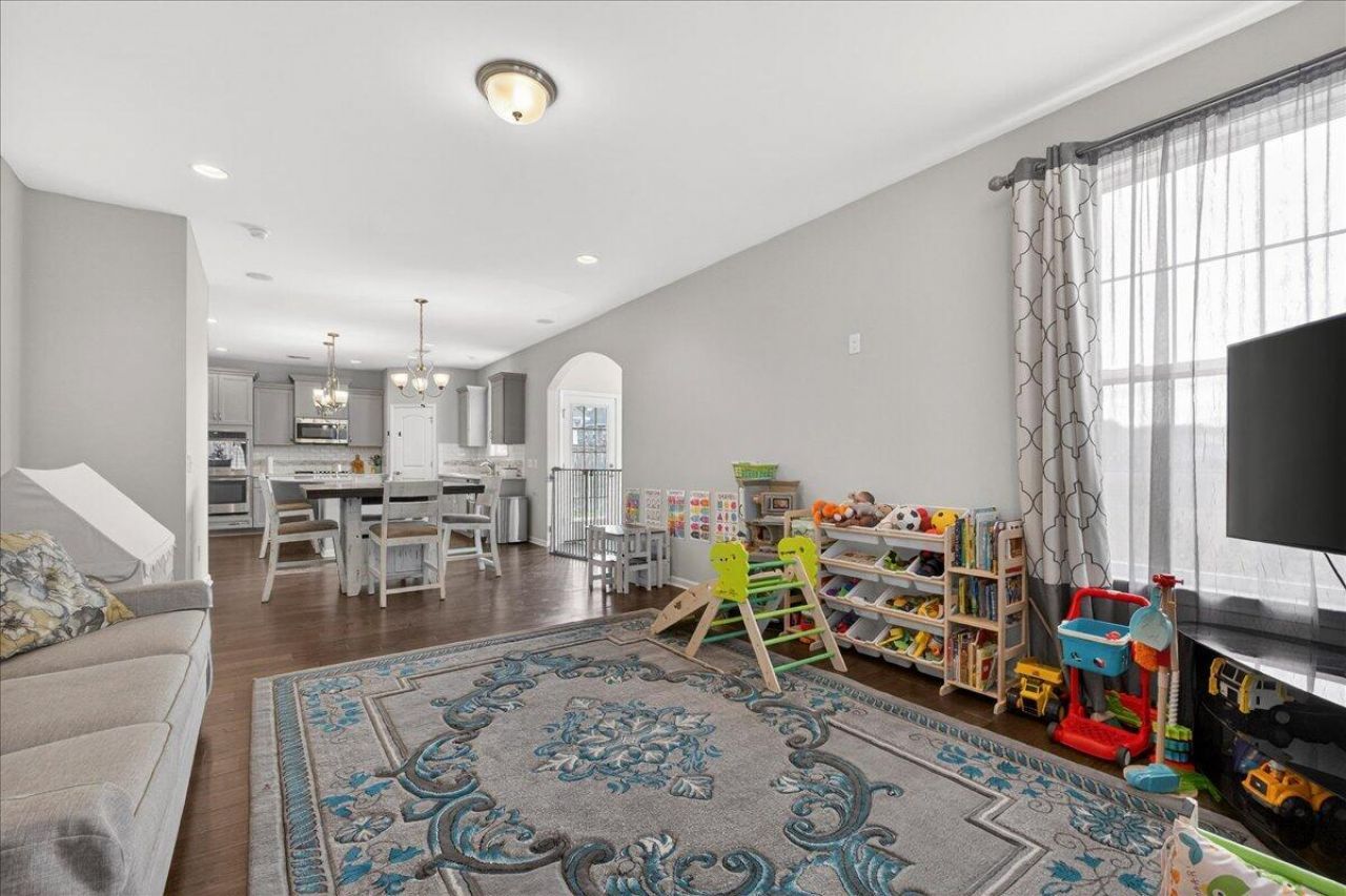 116 Rouen Lane Photo 19