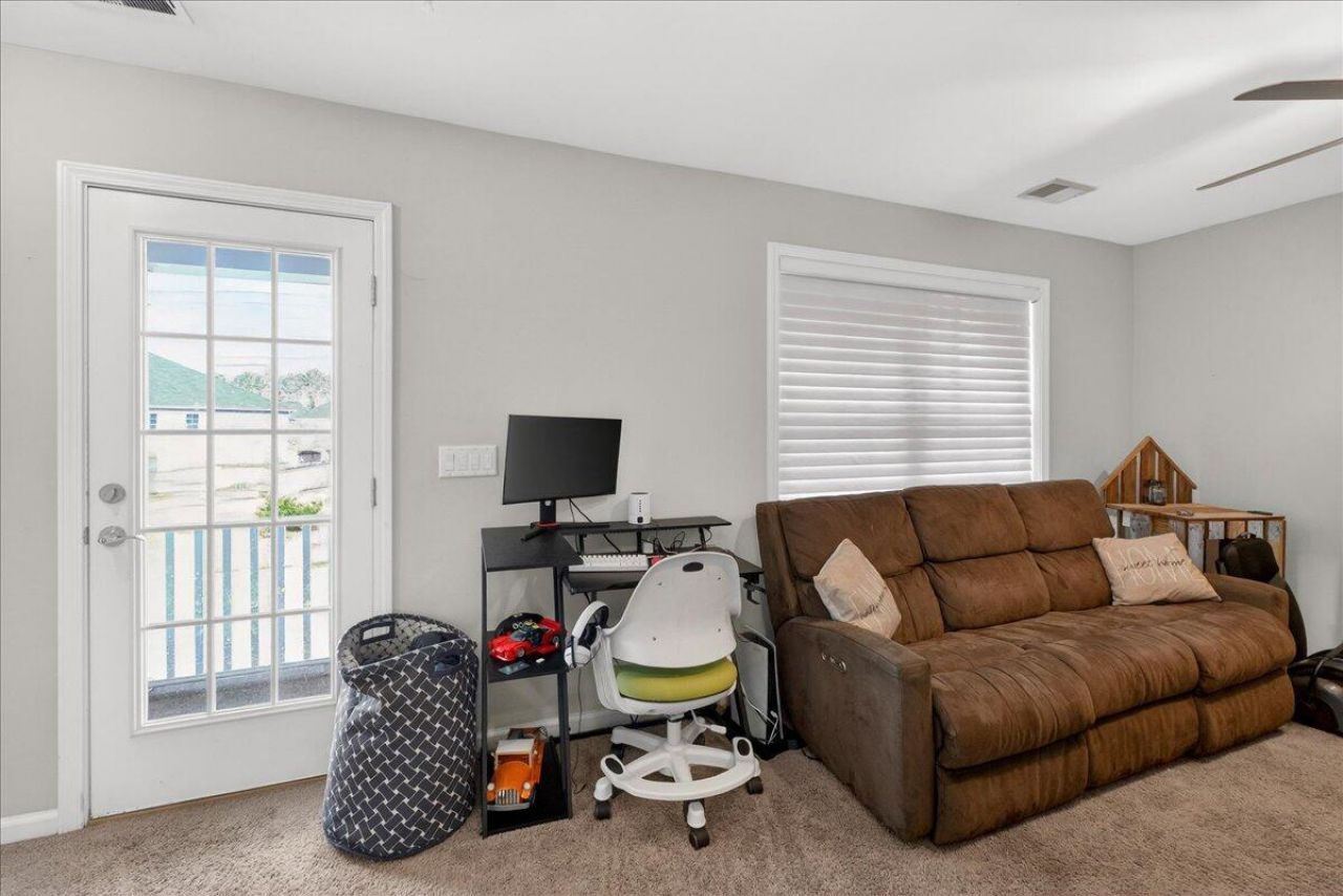 116 Rouen Lane Photo 23