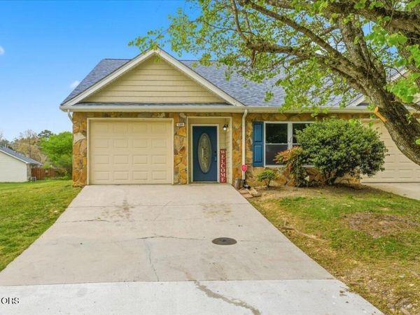 5289 Avery Woods Lane, Knoxville, TN 37921