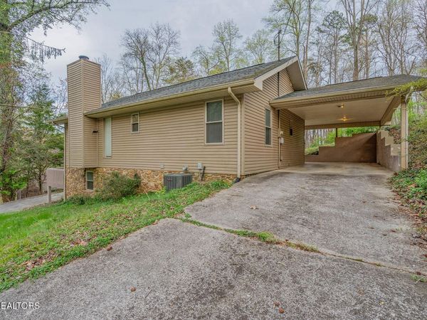 124 Hickory Nut Drive, Clinton, TN 37716