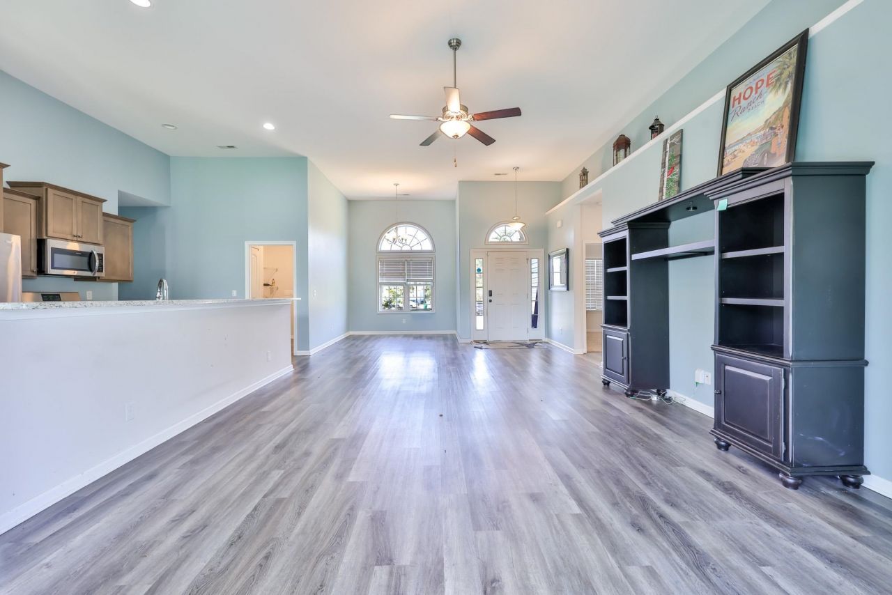 2804 Grassland Ln.  Photo 5