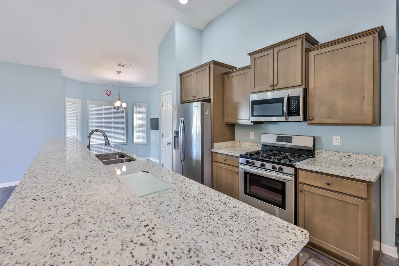 2804 Grassland Ln.  Photo 7