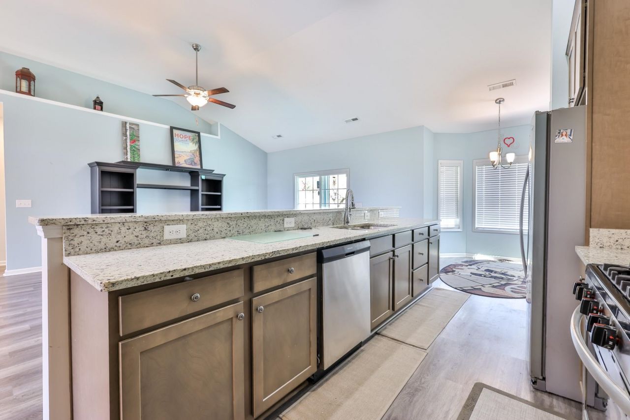 2804 Grassland Ln.  Photo 8