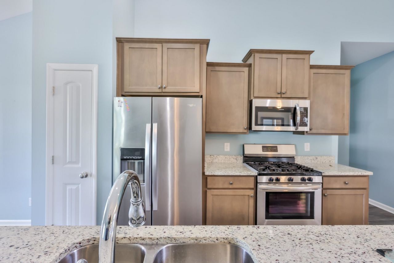 2804 Grassland Ln.  Photo 9