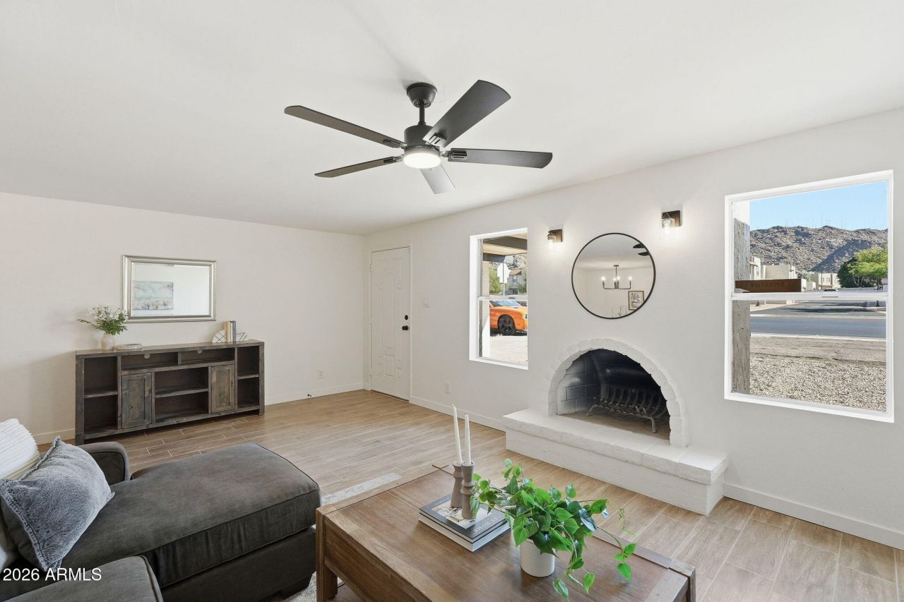 720 E Dobbins Road, Phoenix, AZ 85042 Main Photo