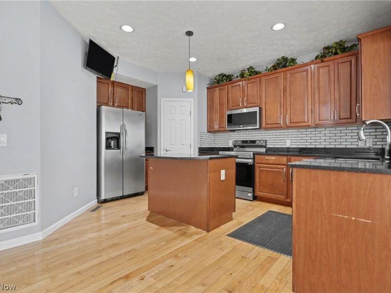 1246 Marsh Fern Lane, Akron, OH 44312 Photo 11